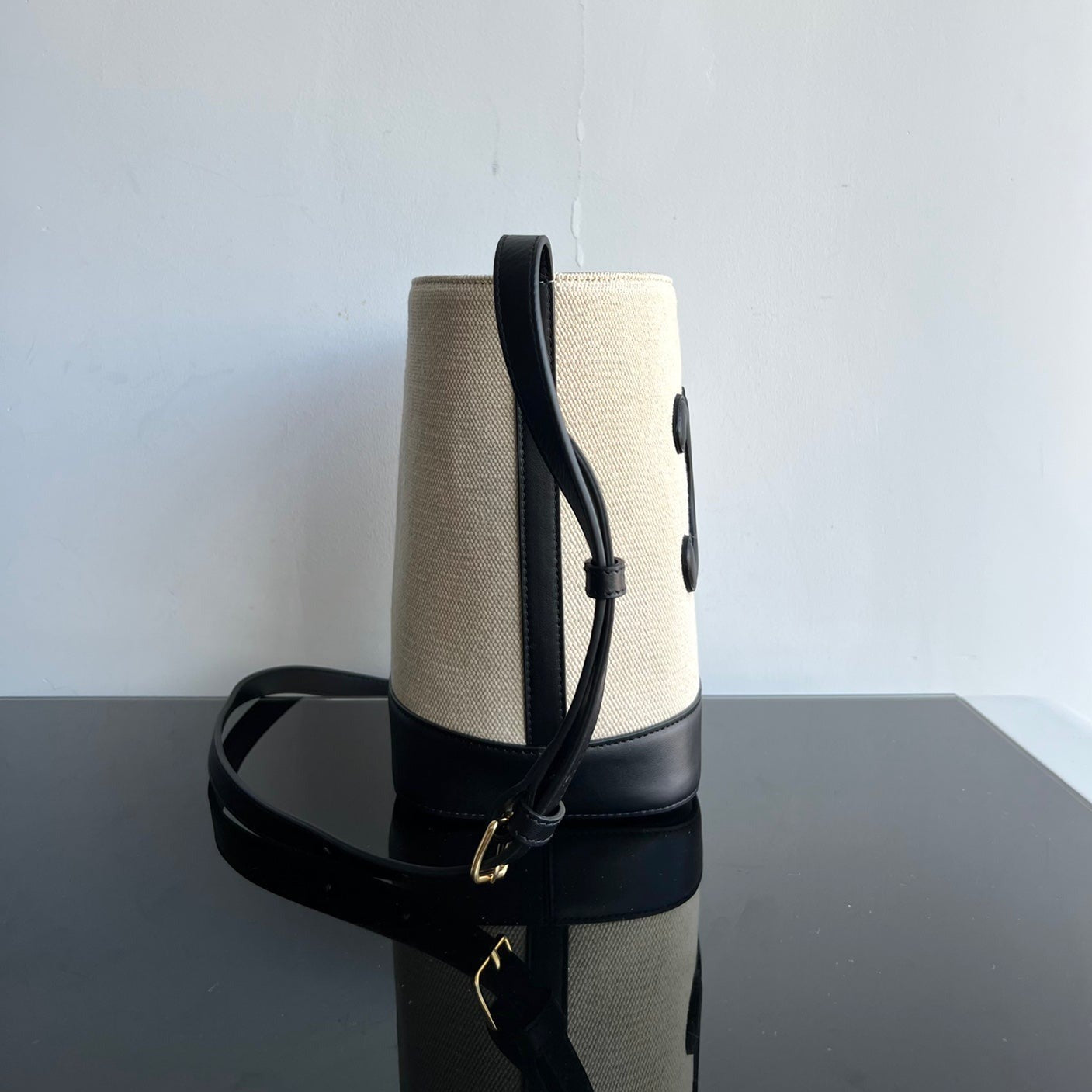 BUCKET CUIR TRIOMPHE 24 BLACK WHITE CALFSKIN