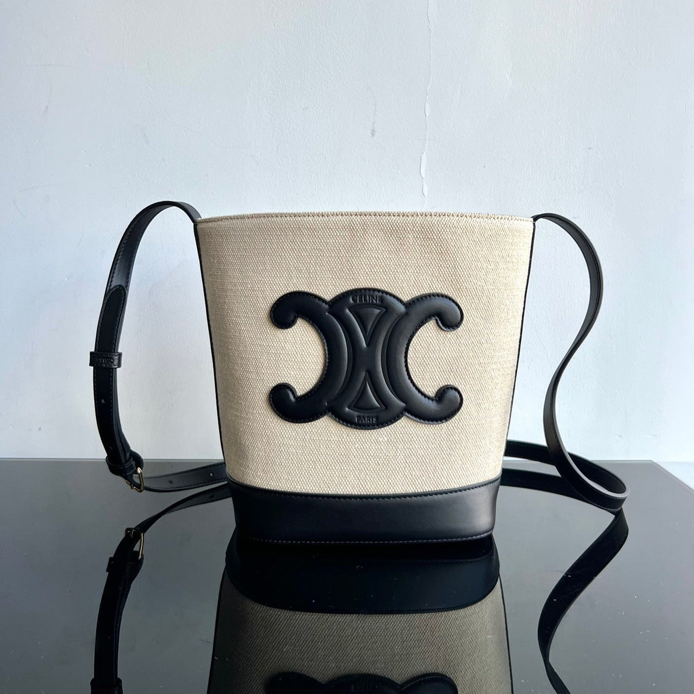 BUCKET CUIR TRIOMPHE 24 BLACK WHITE CALFSKIN