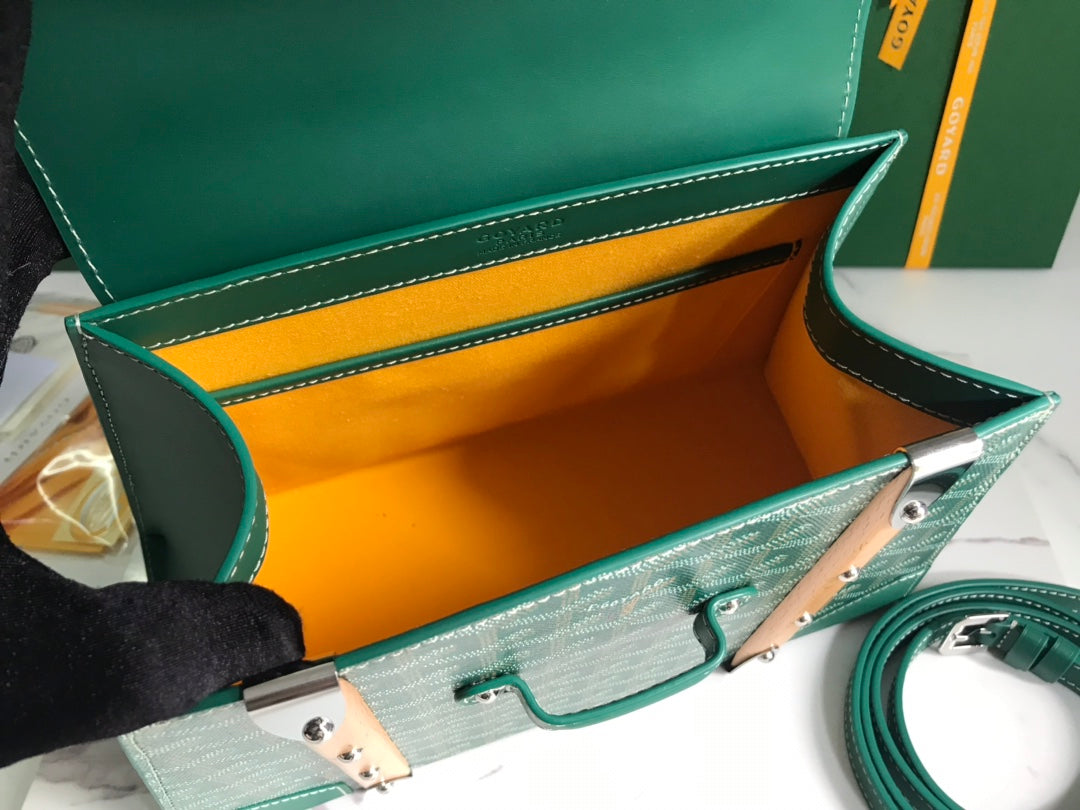 SAÏGON PM BAG 28 IN GREEN GOYARDINE CANVAS AND CALFSKIN