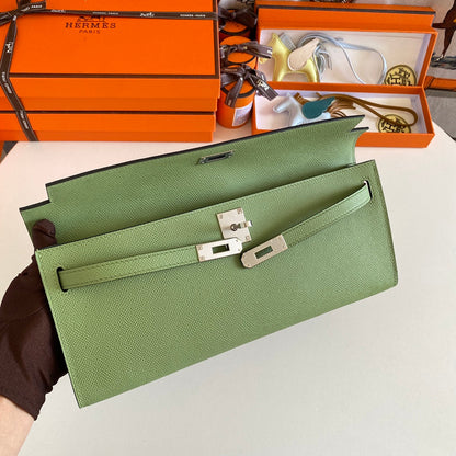 KELLY CUT 31 IN APPLE GREEN CALFSKIN WITH SILVER HARDWARE