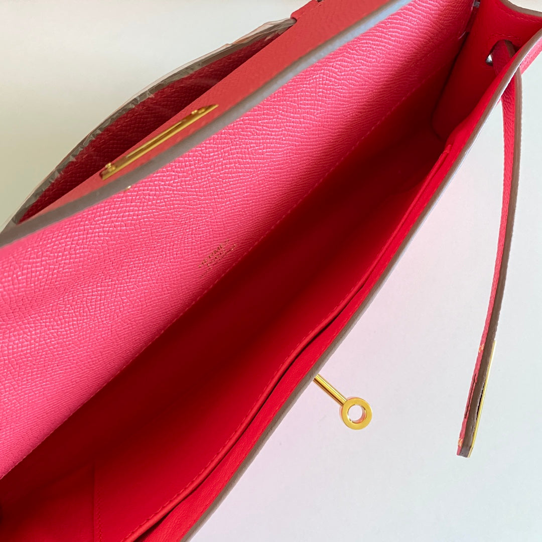 KELLY CUT 31 IN WATERMELON PINK CALFSKIN WITH GOLD HARDWARE