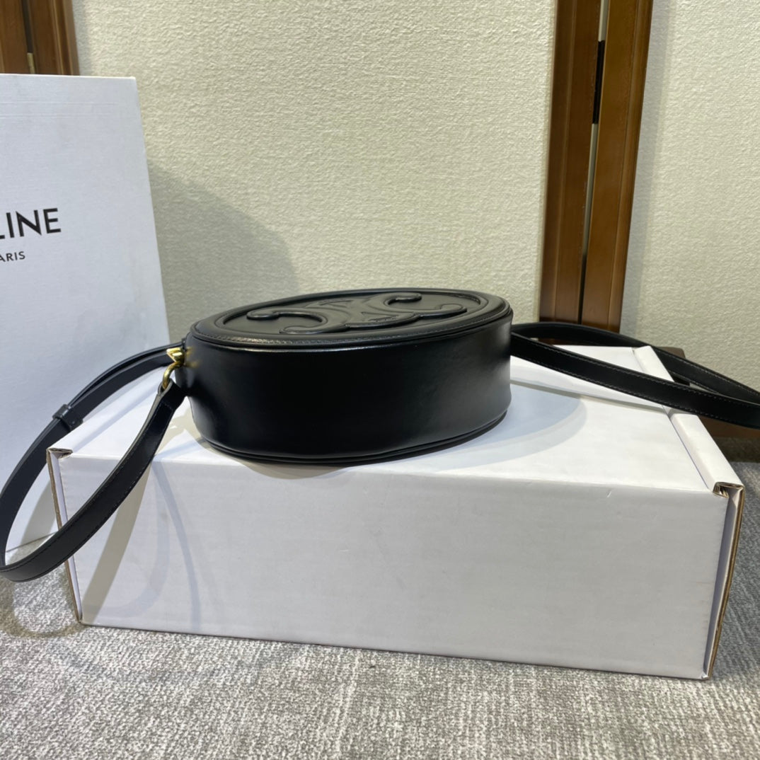 OVAL PURSE BAG 20 IN BLACK CALFSKIN