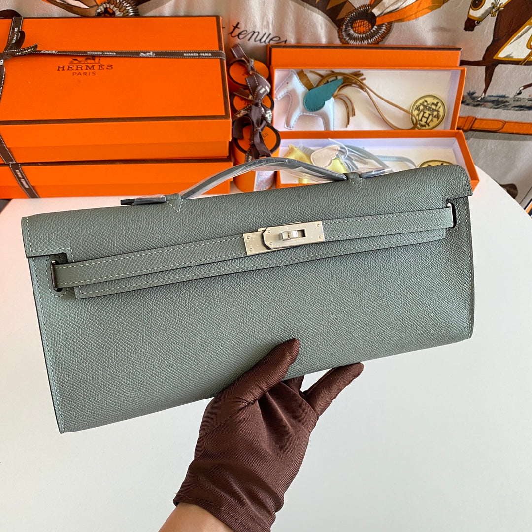 KELLY CUT 31 IN SEAFOAM GREEN CALFSKIN WITH SILVER HARDWARE