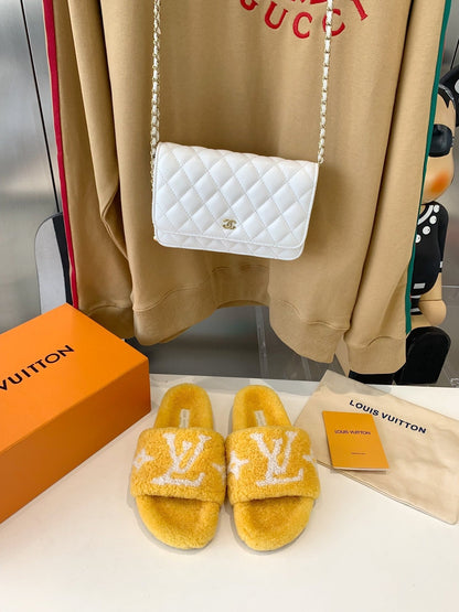 LV WOMEN'S PASEO FLAT SLIPPER IN YELLOW FLEECE WITH WHITE LOGO