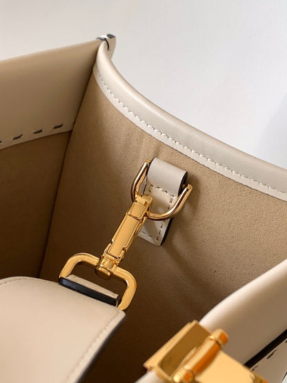 Fend Sunshine Medium Bag 35 White Leather