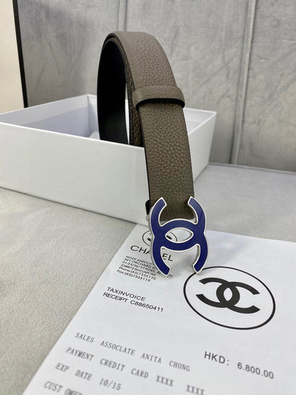 CC 30MM BELT IN MOCHA BROWN GRAINED CALFSKIN WITH NAVY BLUE LOGO