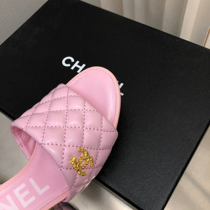DIAMOND-QUILTED 6 CM SANDALS IN BABY PINK LAMBSKIN