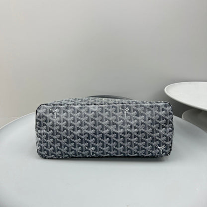 HOBO BOHÈME 34 IN GREY GOYARDINE CANVAS AND CALFSKIN