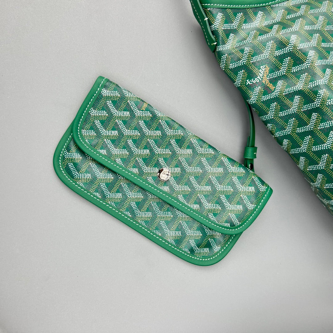 HOBO BOHÈME 34 IN GREEN GOYARDINE CANVAS AND CALFSKIN