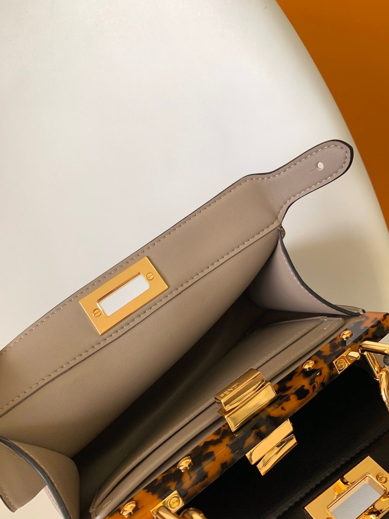 Peekaboo ISeeU Small 27cm Bag light brown lambskin gold hardware