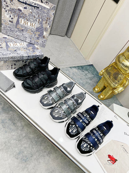 D-WANDER SNEAKERS IN COLORFUL TECHNICAL FABRIC AND SUEDE 153028