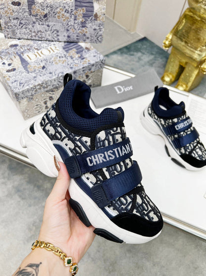 D-WANDER SNEAKERS IN COLORFUL TECHNICAL FABRIC AND SUEDE 153028