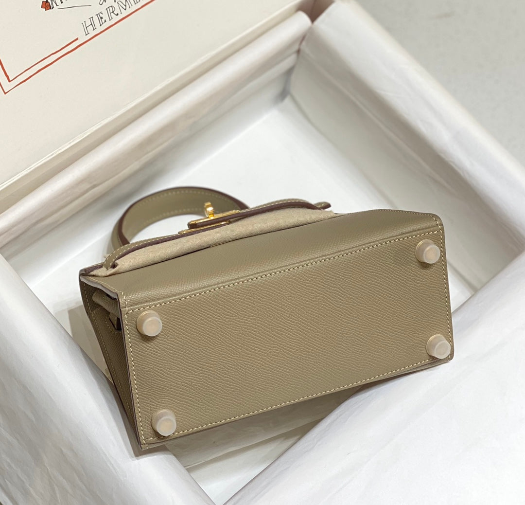 KELLY MINI 20 BAG IN TAN BROWN CALFSKIN WITH GOLD HARDWARE