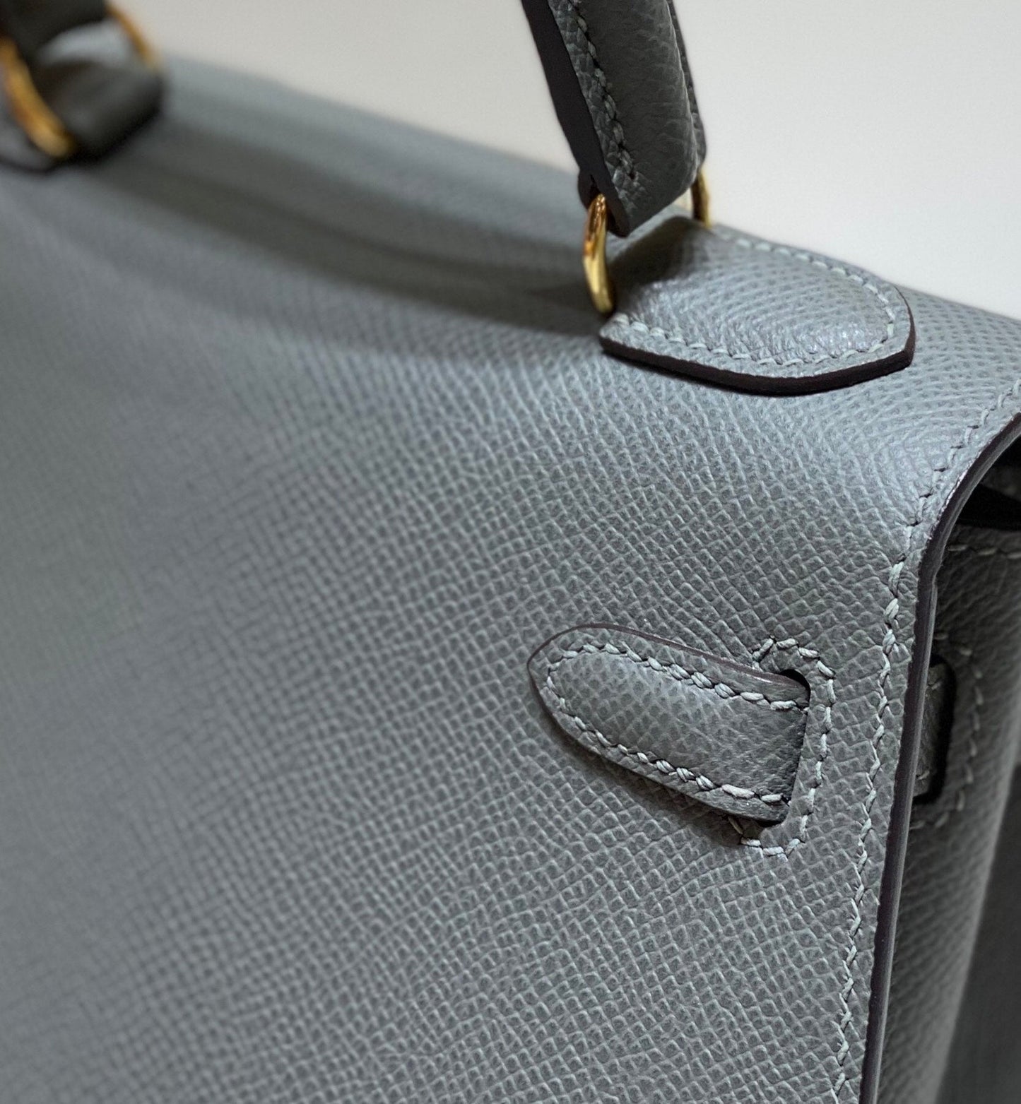 KELLY MINI 20 BAG IN SHARK GRAY CALFSKIN WITH GOLD HARDWARE