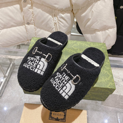 GGxTHE NORTH FACE HORSEBIT MULE IN BLACK WOOL