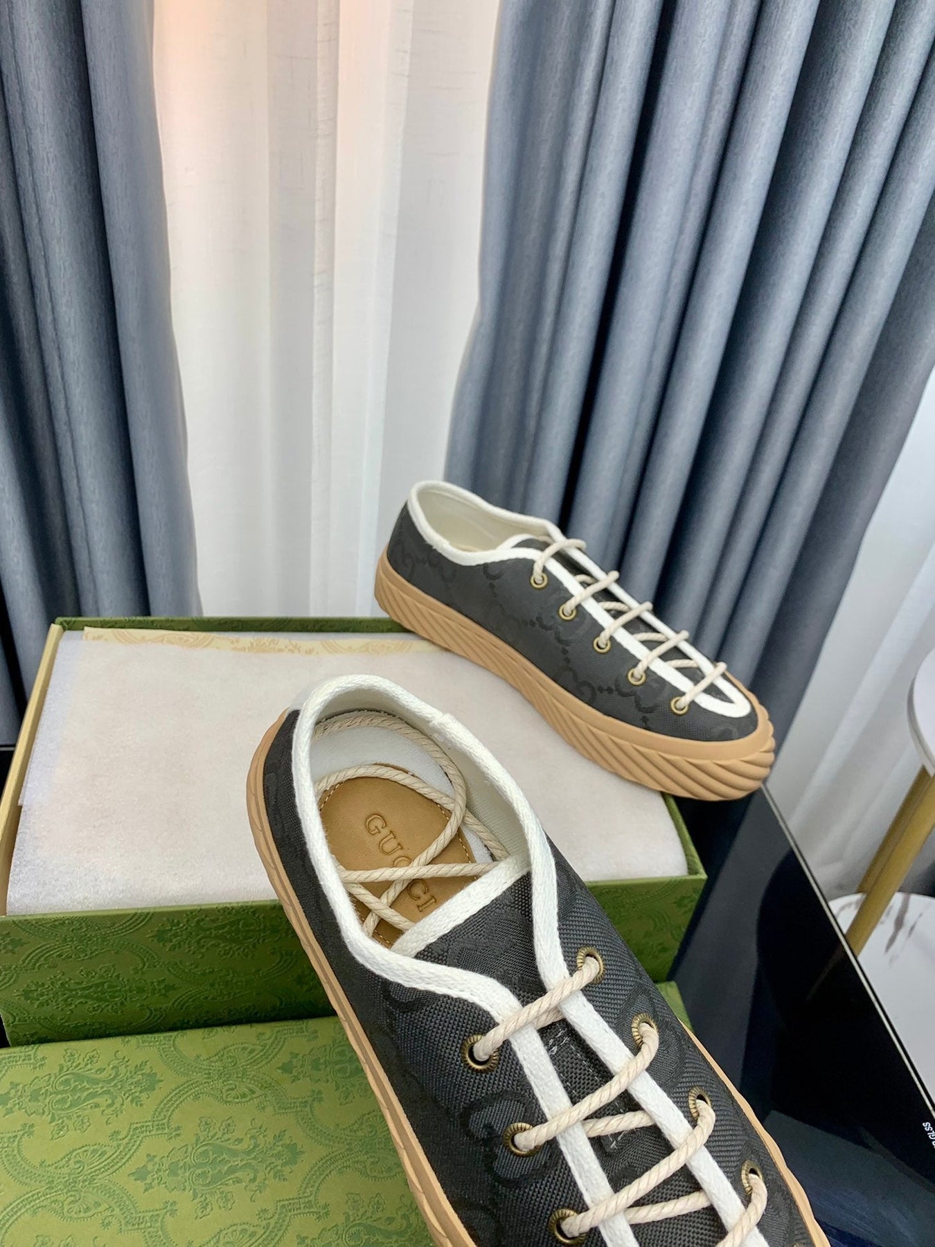 GG UNIQUE SNEAKER THICK-SOLE LEAD CANVAS