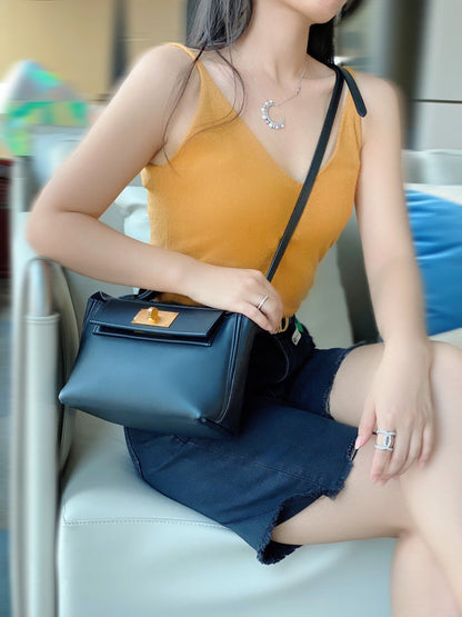 MINI 24/24 21CM IN BLACK EVERCOLOR CALFSKIN GOLD KELLY BUCKLE