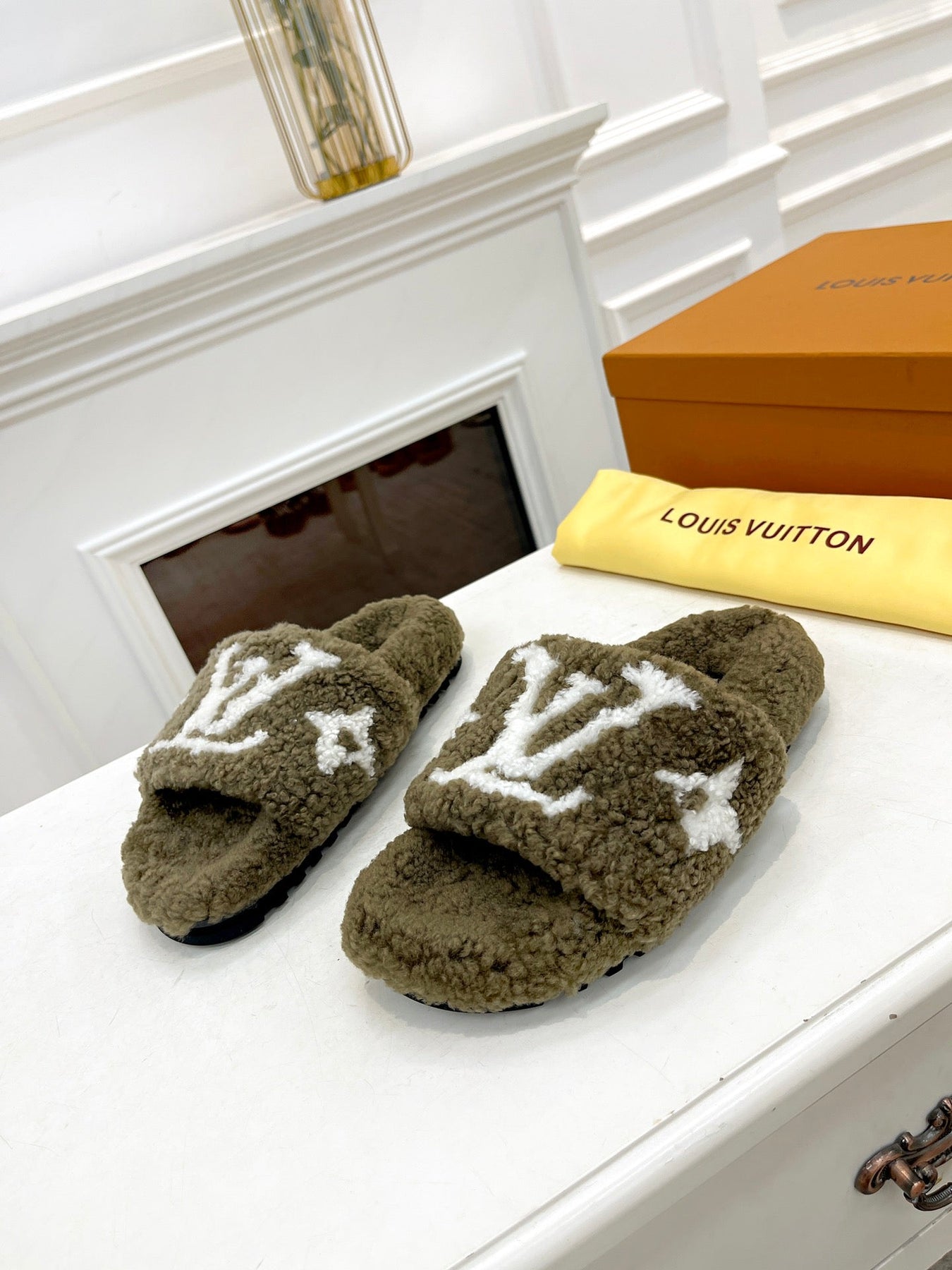 LV FLAT SLIPPER IN ARMY GREEN MIX WHITE SHEARLING