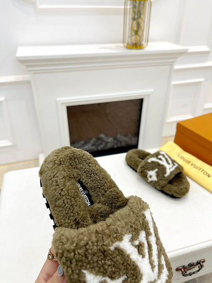 LV FLAT SLIPPER IN ARMY GREEN MIX WHITE SHEARLING