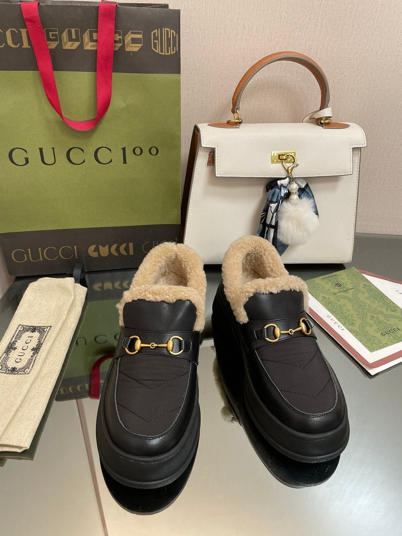 GG LOAFER IN BLACK CALFSKIN WITH BEIGE WOOL LINING
