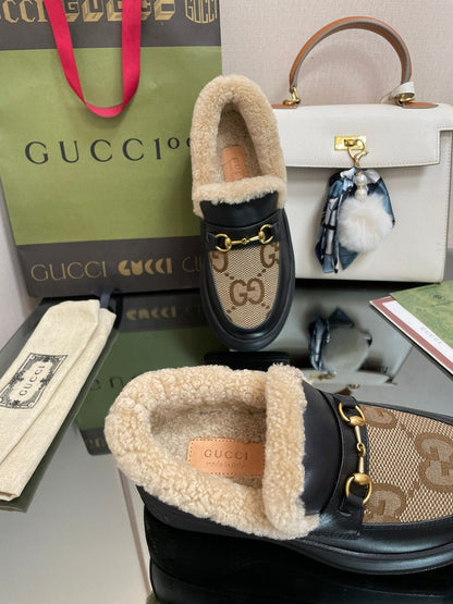 GG LOAFER IN PEANUT BROWN JACQUARD AND BLACK CALFSKIN WITH BEIGE WOOL LINING