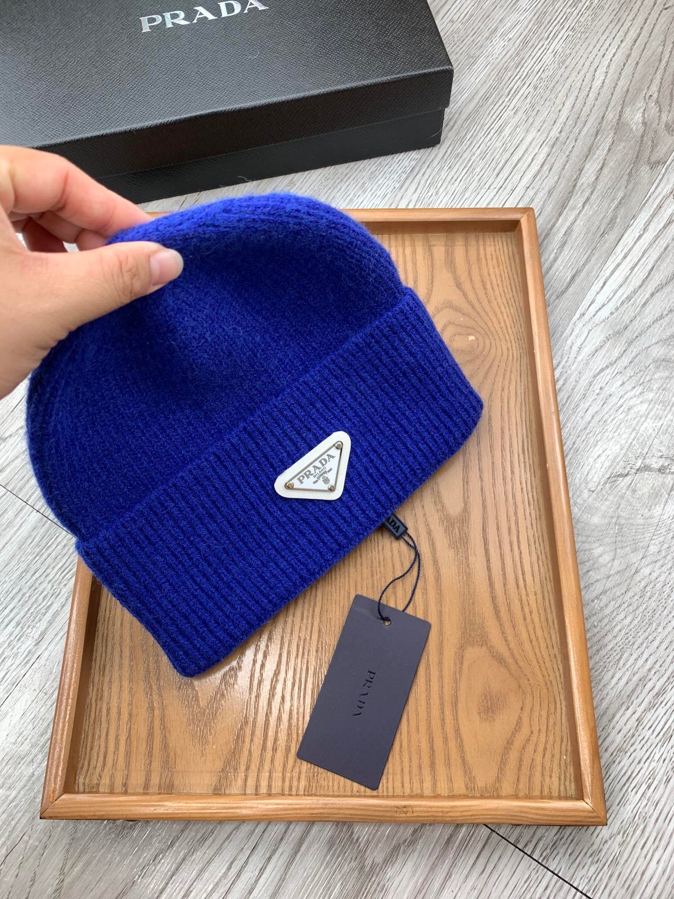 BEANIIE HAT IN AZURE BLUE WOOL 335033