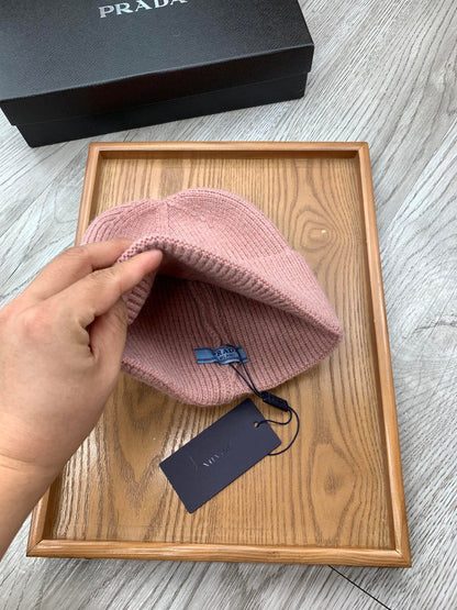 BEANIIE HAT IN CREPE PINK WOOL 335034