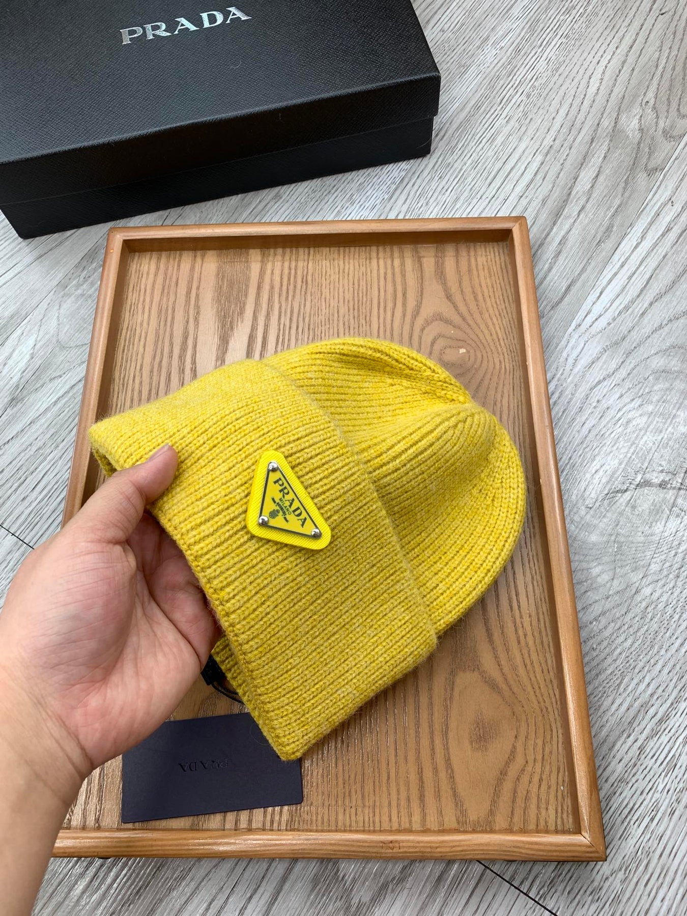 BEANIIE HAT IN CLASSIC YELLOW WOOL 335035