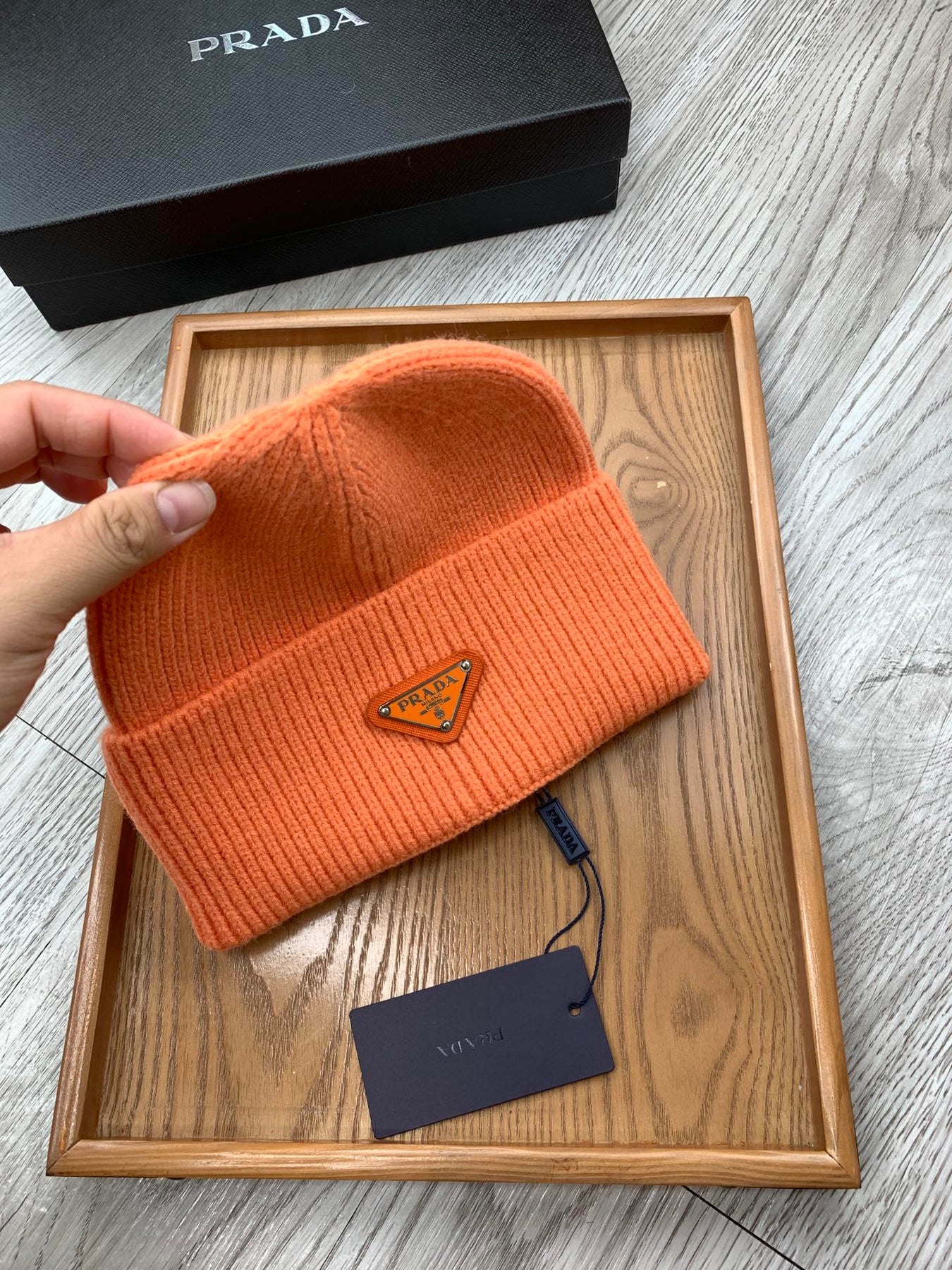 BEANIIE HAT IN CARROT ORANGE WOOL 335036