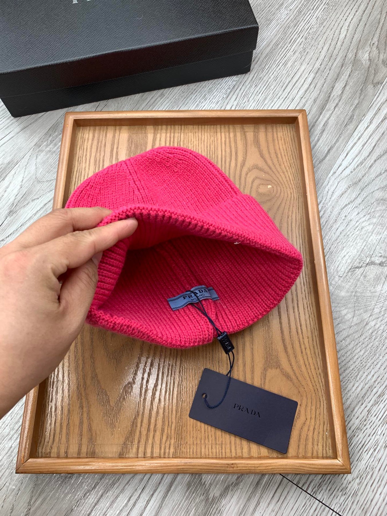 BEANIIE HAT IN BRIGHT PINK WOOL 335037