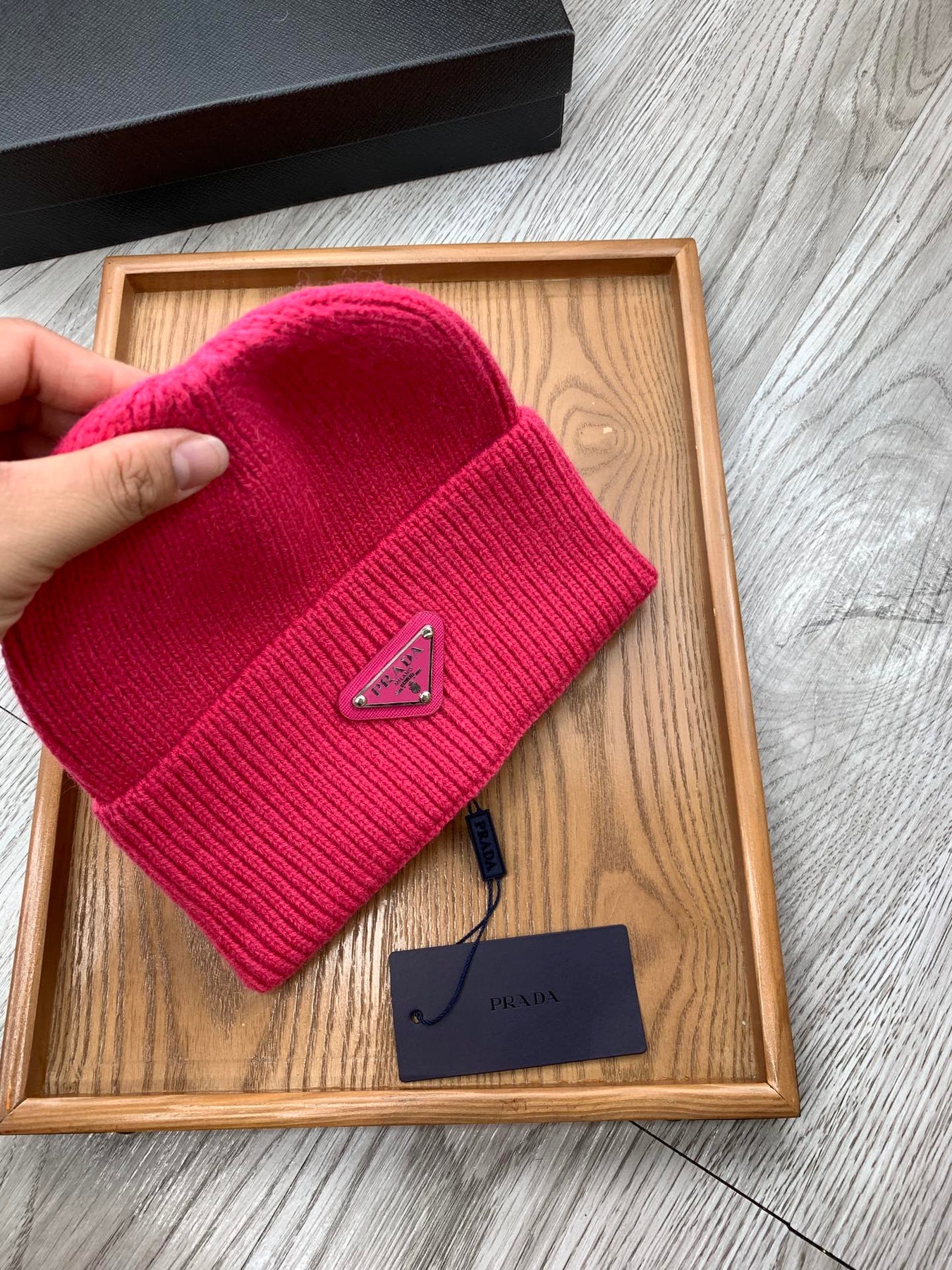 BEANIIE HAT IN BRIGHT PINK WOOL 335037