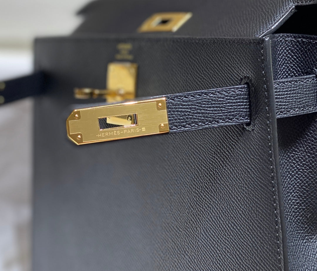 KELLY 28CM IN NOIR EPSOM CALFSKIN GOLD HARDWARE