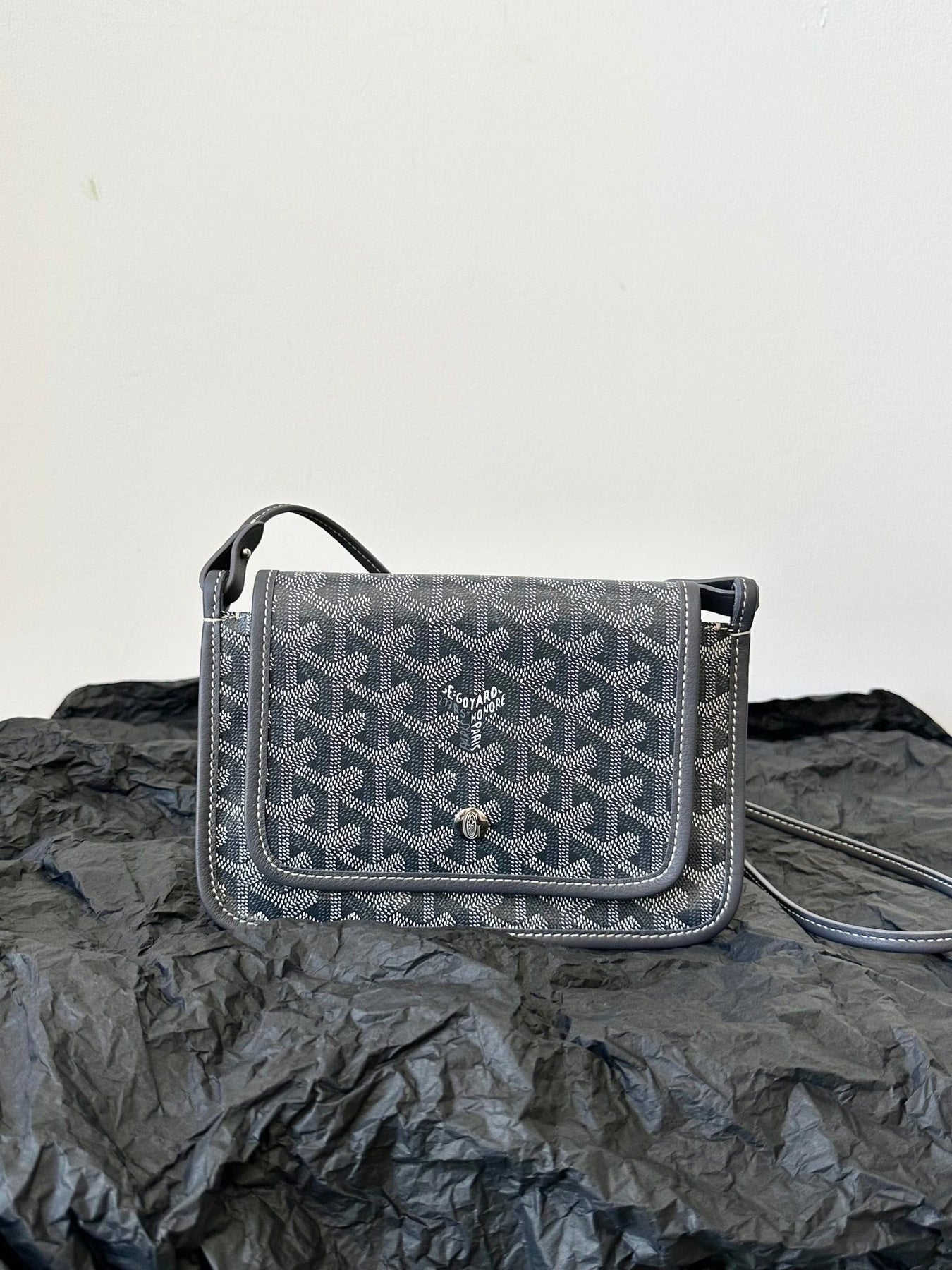 PLUMET POCKET WALLET 20 IN GREY BLACK GOYARDINE CANVAS AND LAMBSKIN TRIM