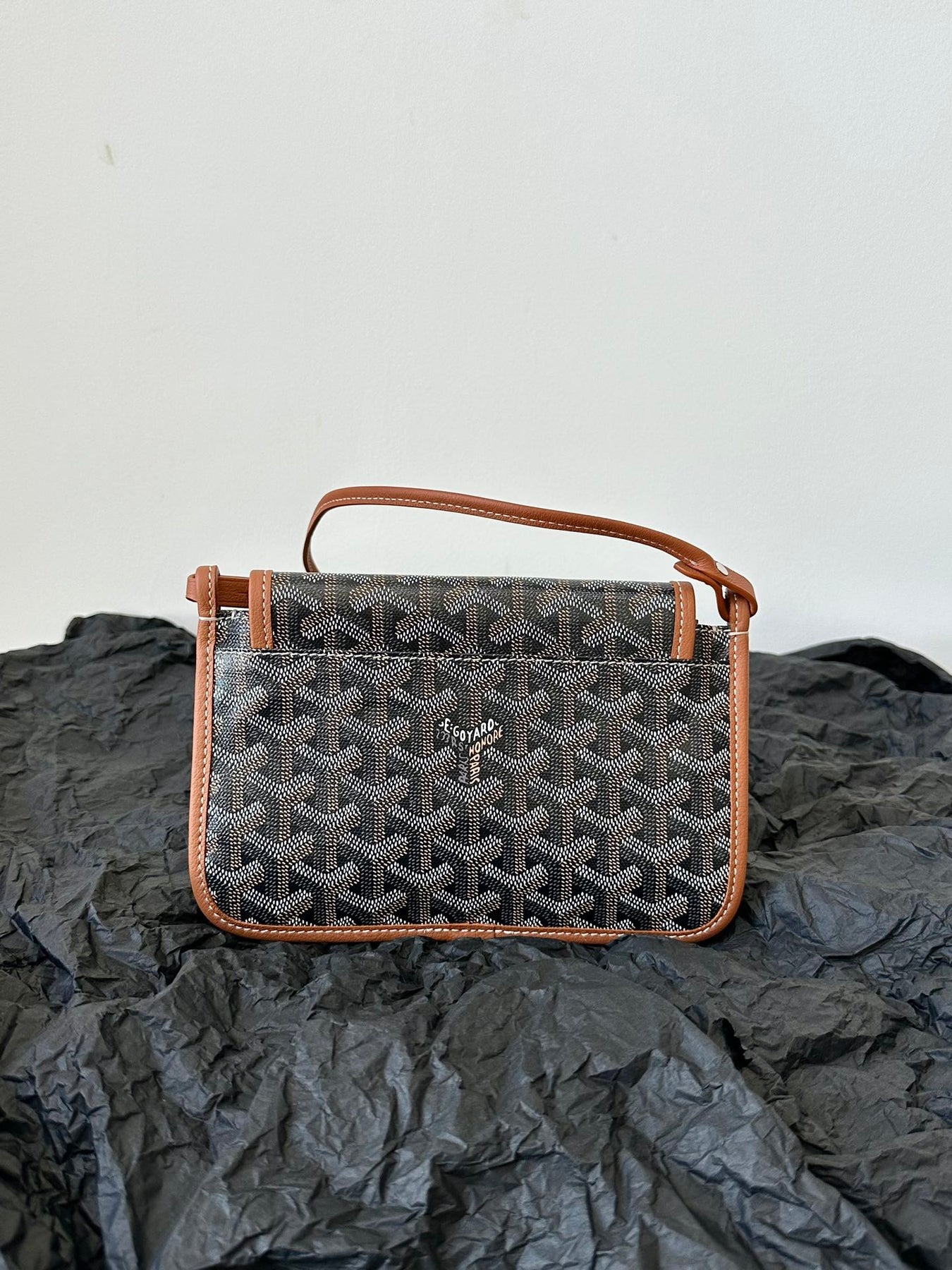 PLUMET POCKET WALLET 20 IN BLACK GOYARDINE CANVAS AND TAN LAMBSKIN TRIM