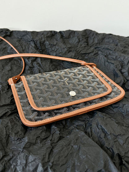 PLUMET POCKET WALLET 20 IN BLACK GOYARDINE CANVAS AND TAN LAMBSKIN TRIM