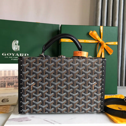 GRAND HÔTEL TRUNK BAG 24 IN BLACK GOYARDINE CANVAS AND CALFSKIN