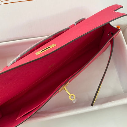 KELLY CUT 31 IN CHERRY RED CALFSKIN WITH GOLD HARDWARE