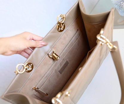 MEDIUM TOTE BOOK 26 BAG IN BEIGE CREAM CALFSKIN