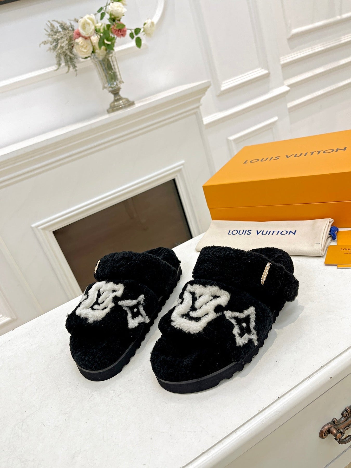 DAD SANDAL MULE IN BLACK MIX WHITE FLEECE