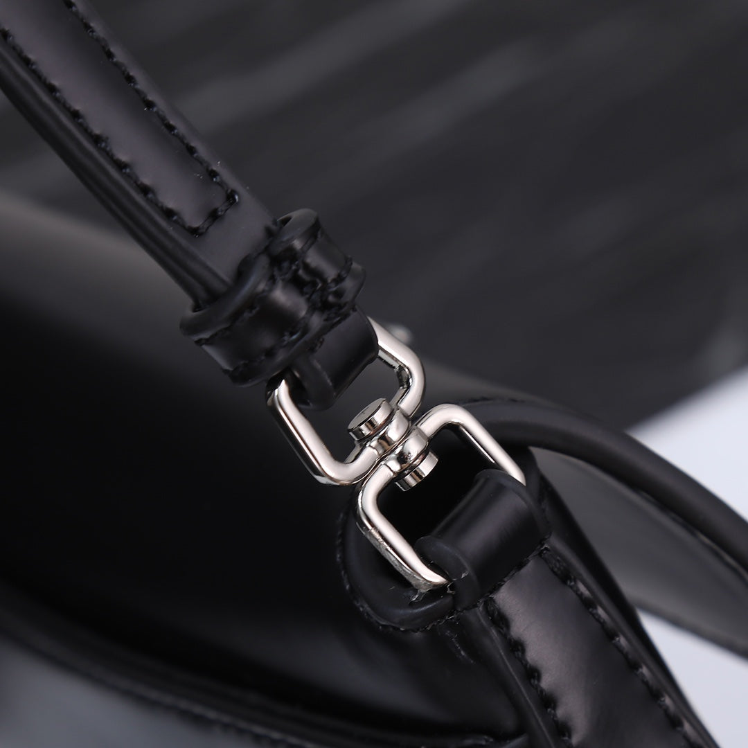 PRA 23 BAG IN BLACK CALFSKIN SILVER HARDWARE