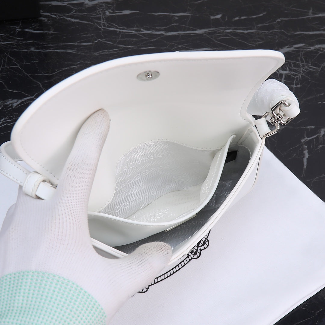 PRA 23 BAG IN BLACK CALFSKIN SILVER HARDWARE