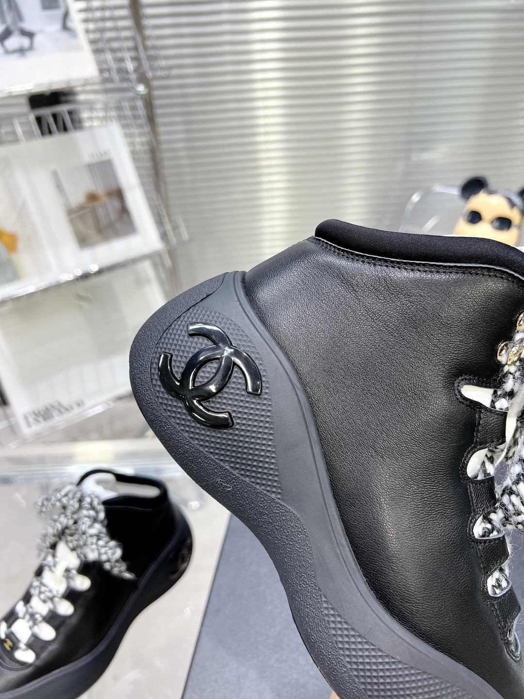 CC CANO ALTO SNEAKER IN BLACK CALFSKIN AND RUBBER