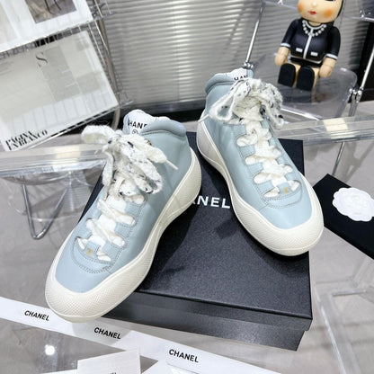 CC CANO ALTO SNEAKER IN BLUE POWDER CALFSKIN AND WHITE RUBBER