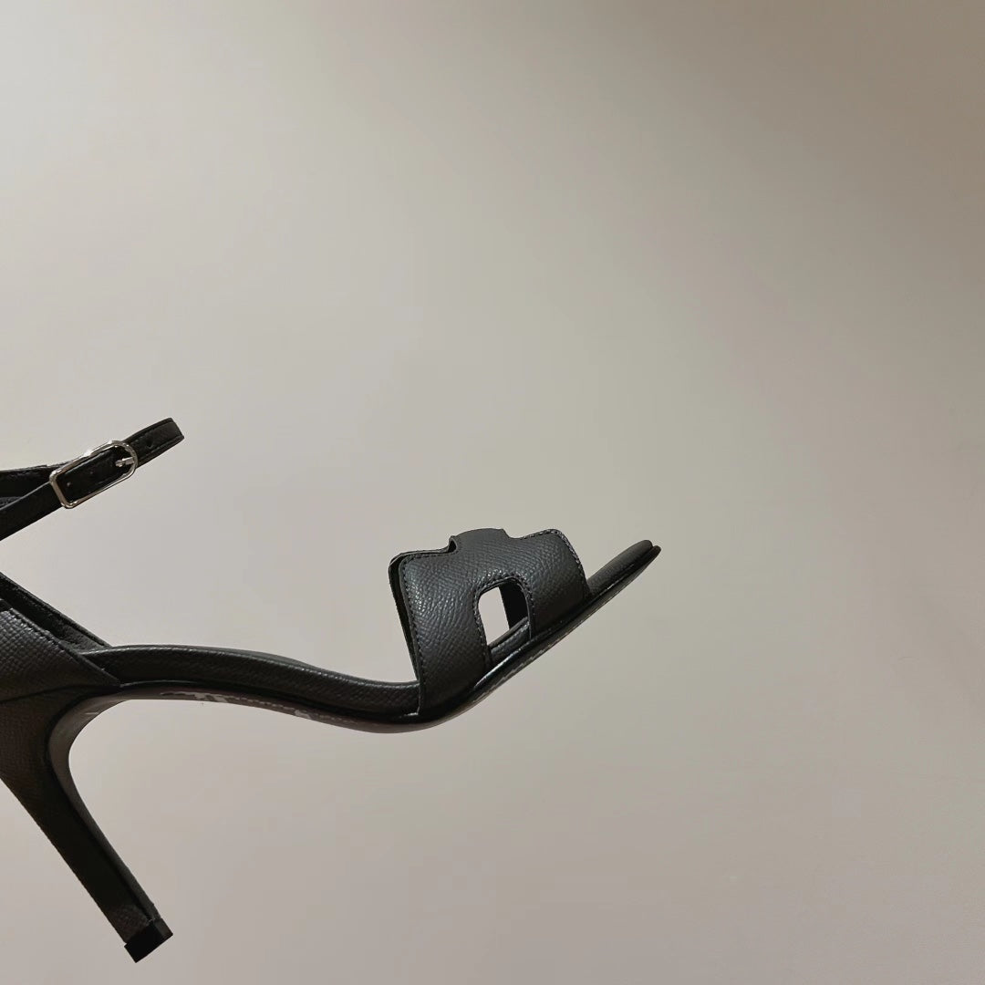 PREMIERE 105 SANDAL IN DARK GRAY CALFSKIN