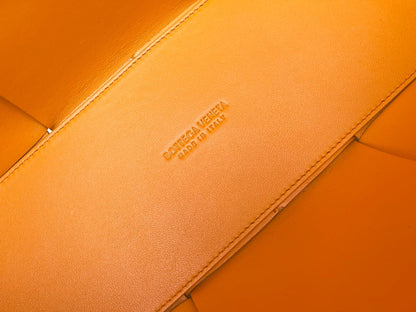 ARCO TOTE 36 IN CHENIN YELLOW CALFSKIN