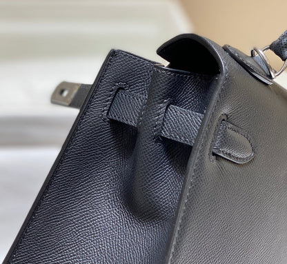 KELLY 28CM IN NOIR EPSOM CALFSKIN SILVER HARDWARE