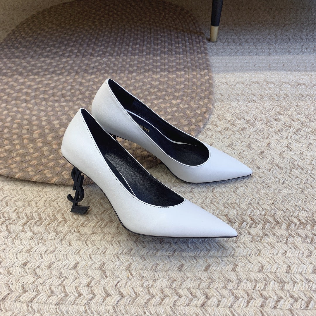 OPYUM BLACK HEEL PUMPS IN WHITE SMOOTH LAMBSKIN
