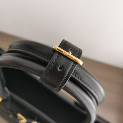 CONTI BAG 36 IN BLACK CALFSKIN GOLD HARDWARE