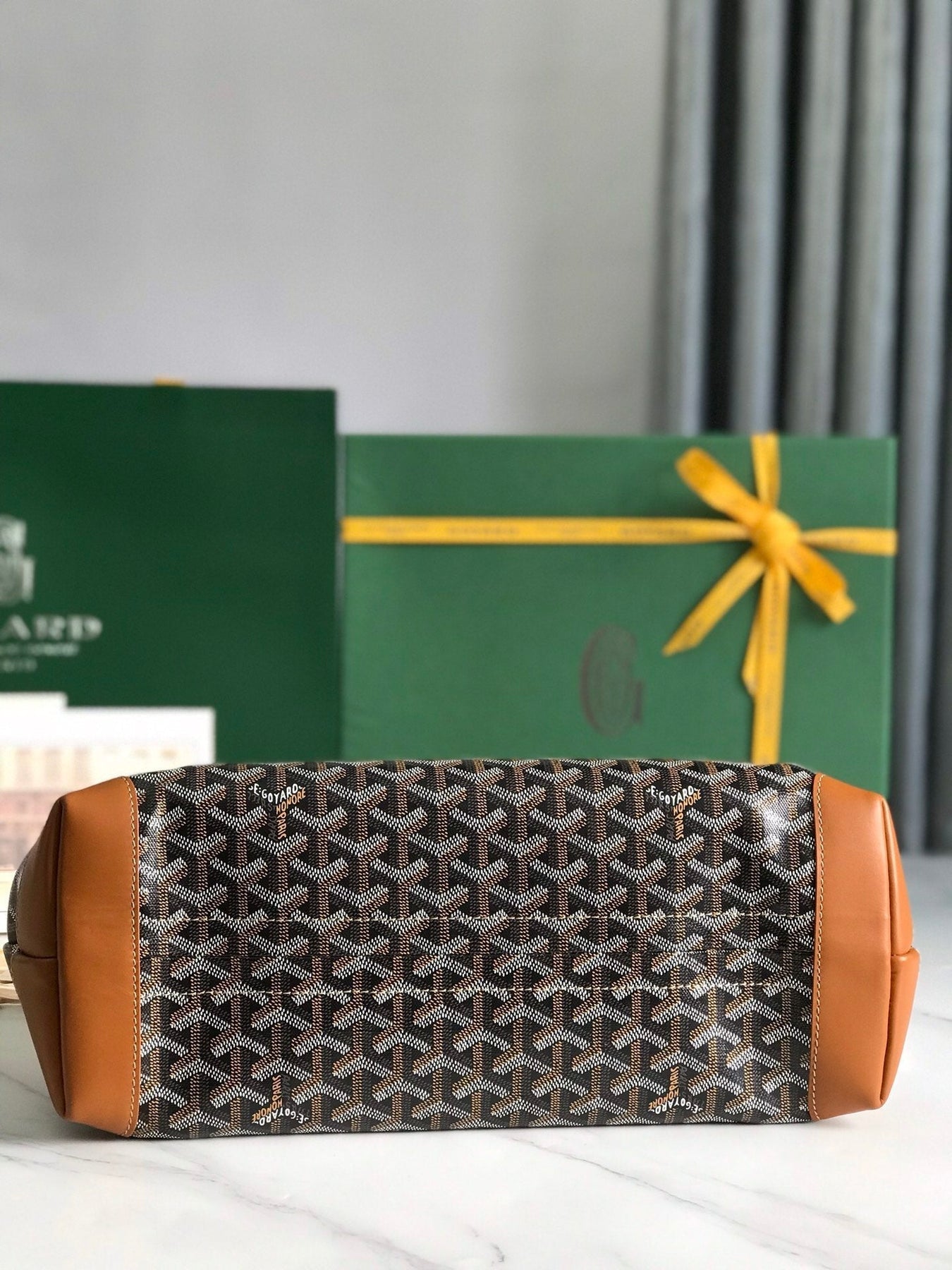 BELLECHASSE BIAUDE PM BAG 36 IN BLACK GOYARDINE CANVAS AND TAN CALFSKIN TRIM