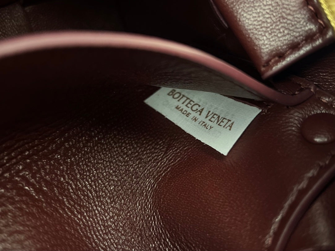 BRICK CASSETTE 28 IN WINE RED CALFSKIN